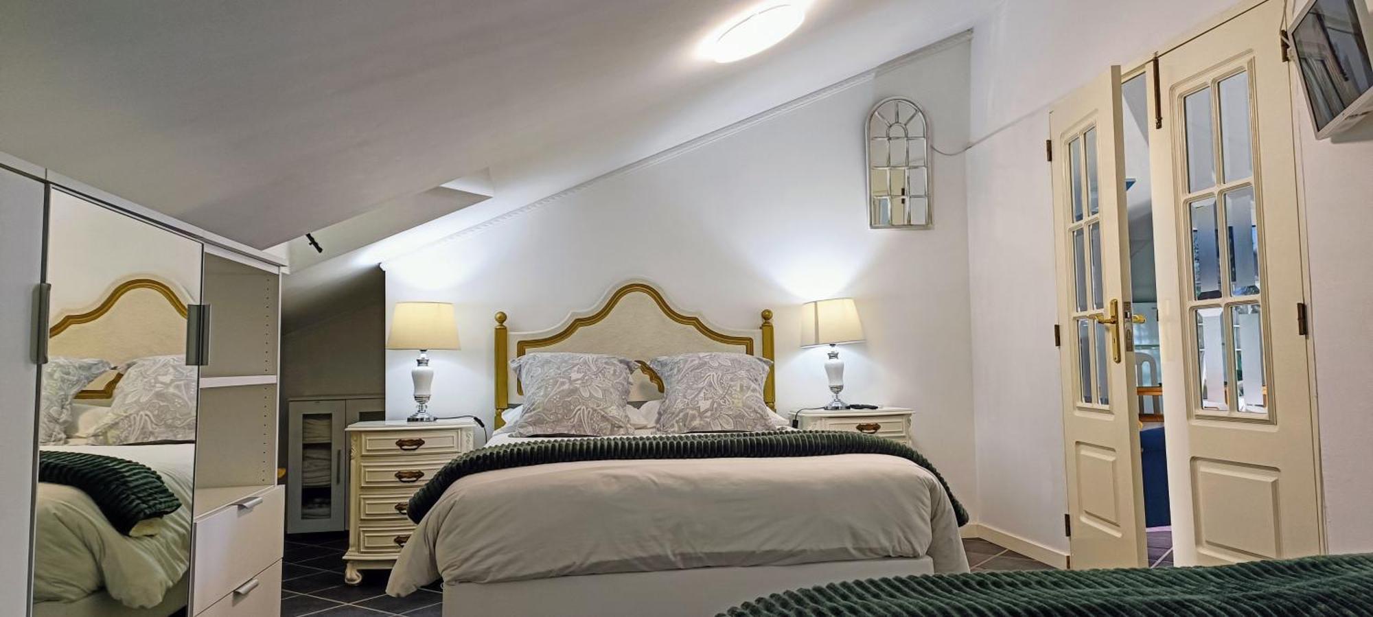 Apartment Attic Bay Camara de Lobos